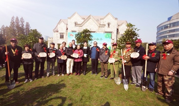 共植“和平树”传承红色基因 “申城绿韵颂和平”抗战胜利纪念活动在沪举行