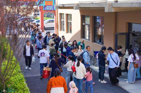 2025年“世界神经纤维瘤病关爱日”暨大型义诊活动在北京美中爱瑞肿瘤医院成功举办