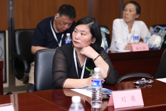 双向赋能跨界联动 《彩色的明天》剧组参加中国式自愈应用心理学傲慢心专题讨论会，携手开展联合公益行动